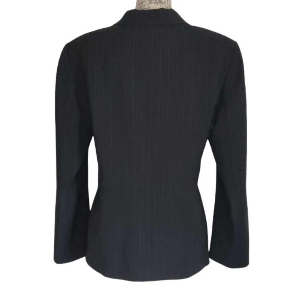 Tahari Pinstriped Blazer. - Picture 2 of 8